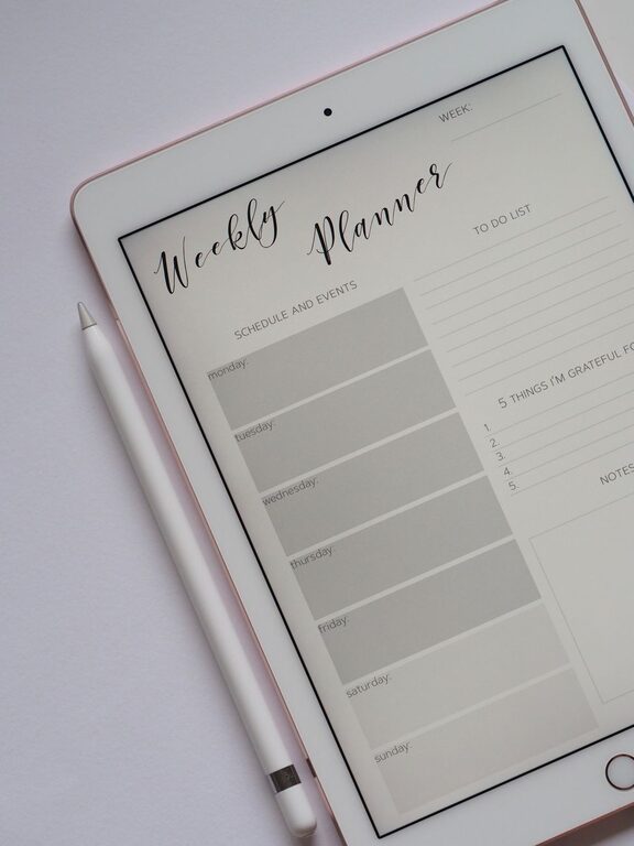 Simple Cleaning Schedule for a Stress-Free Week